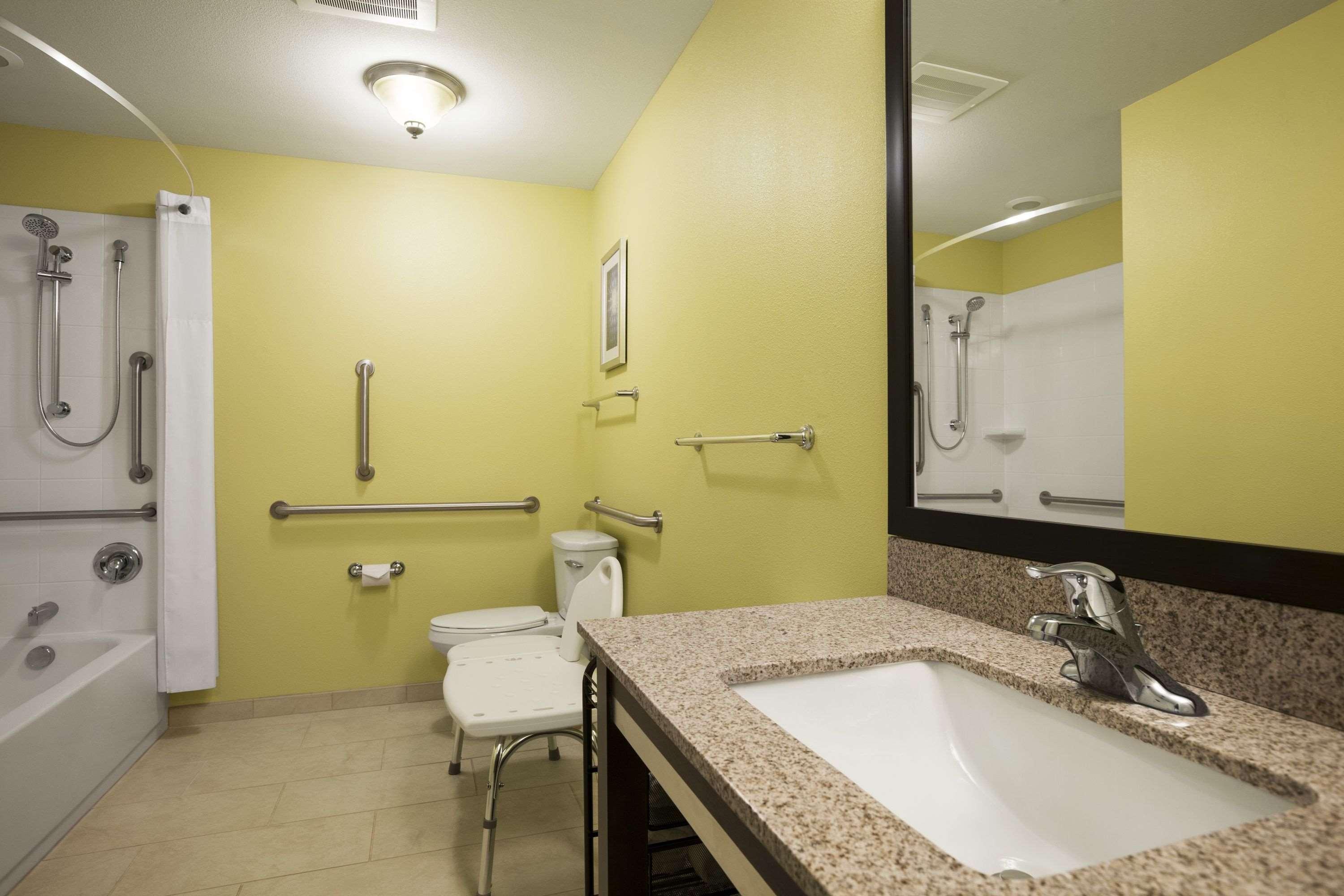Days Inn & Suites By Wyndham Altoona Eksteriør bilde